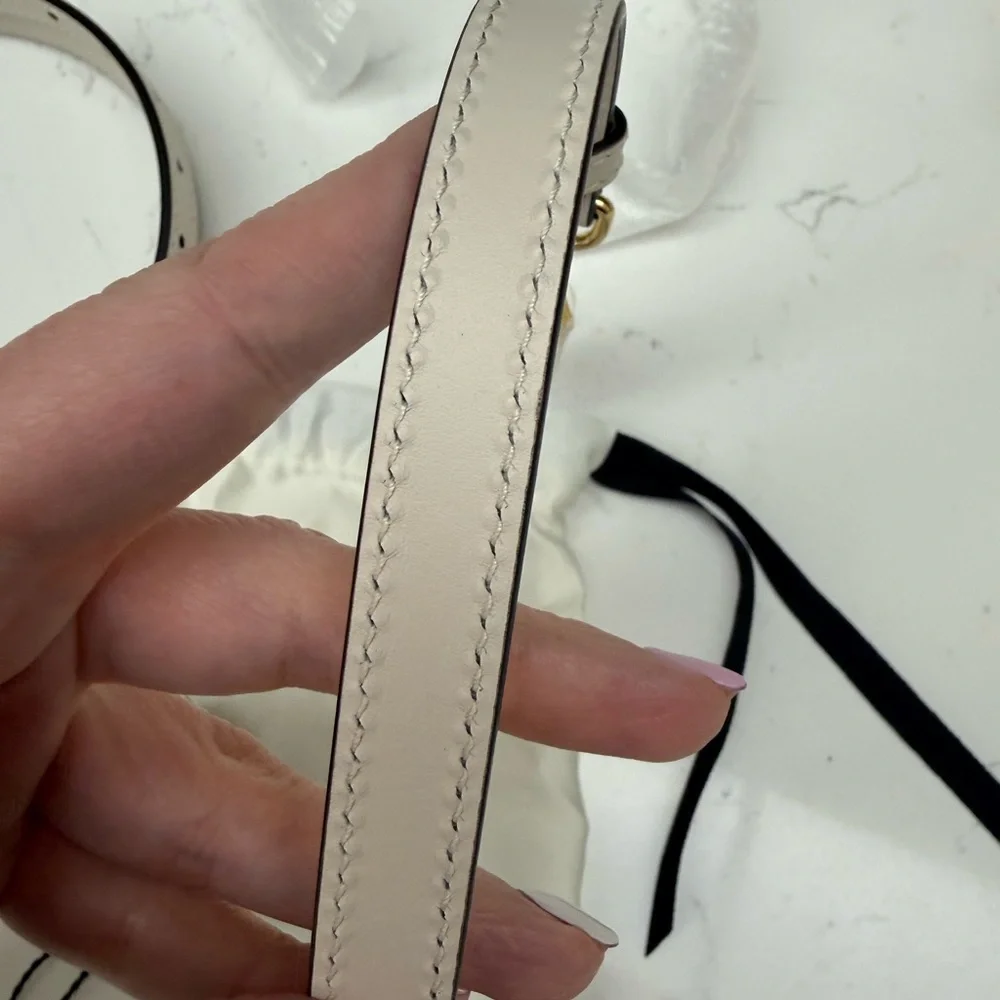 Gucci Ivory and Gold Strap - Picture 5 of 5
